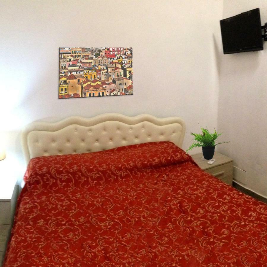 Hôtel Boutique Oriente Express à Cagliari Extérieur photo